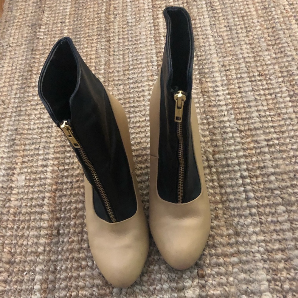 Heeled boots
